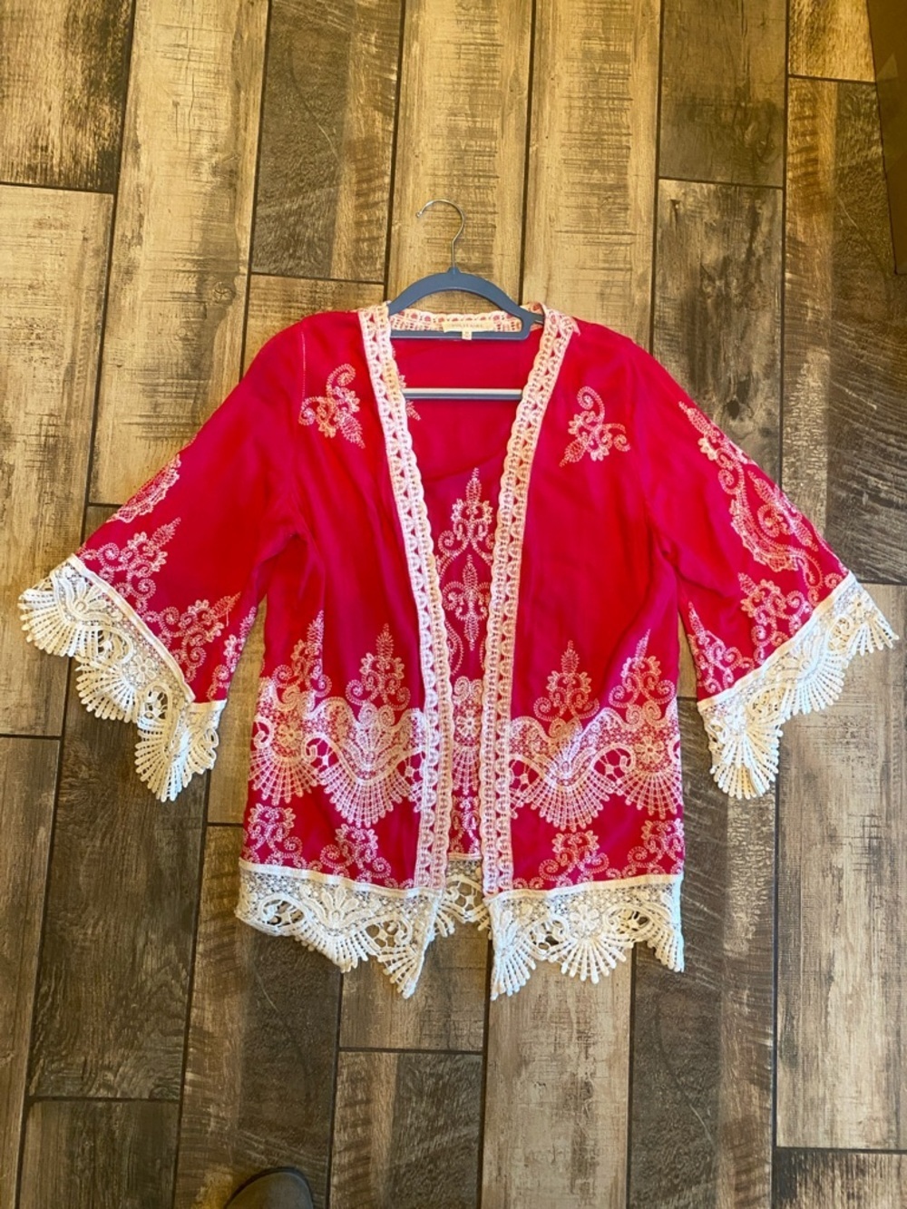 Solitaire Pink Embroidered Lace-Trim Kimono Top